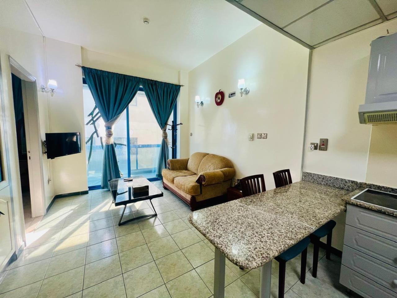 Sky Hotel Apartments Dubai Exterior foto