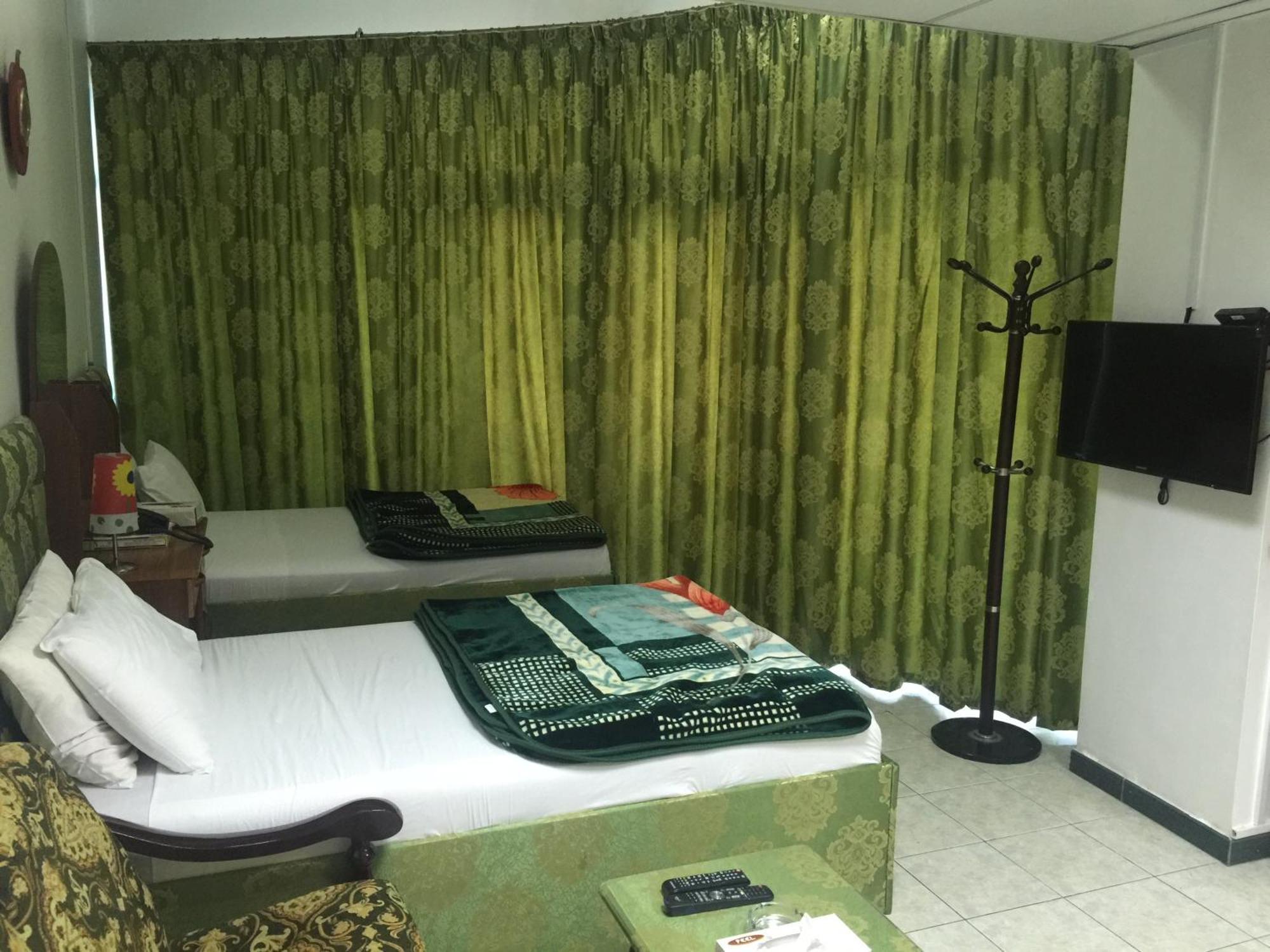 Sky Hotel Apartments Dubai Quarto foto