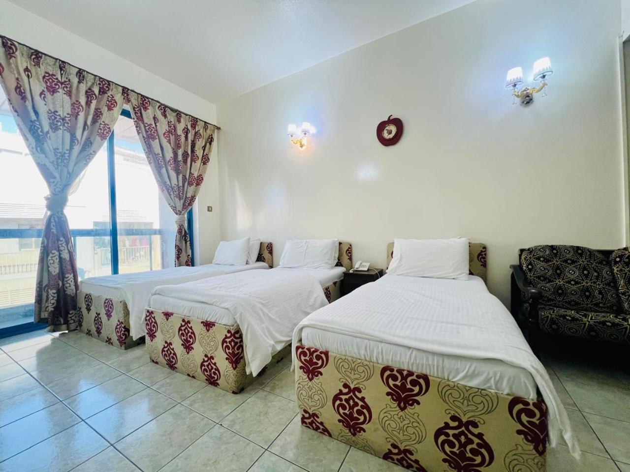 Sky Hotel Apartments Dubai Exterior foto